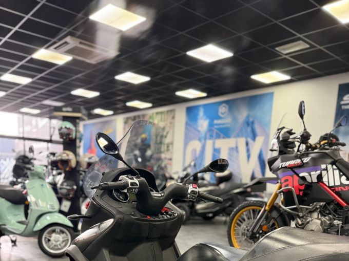 PIAGGIO MP3 400 HPE SPORT ABS ASR 4