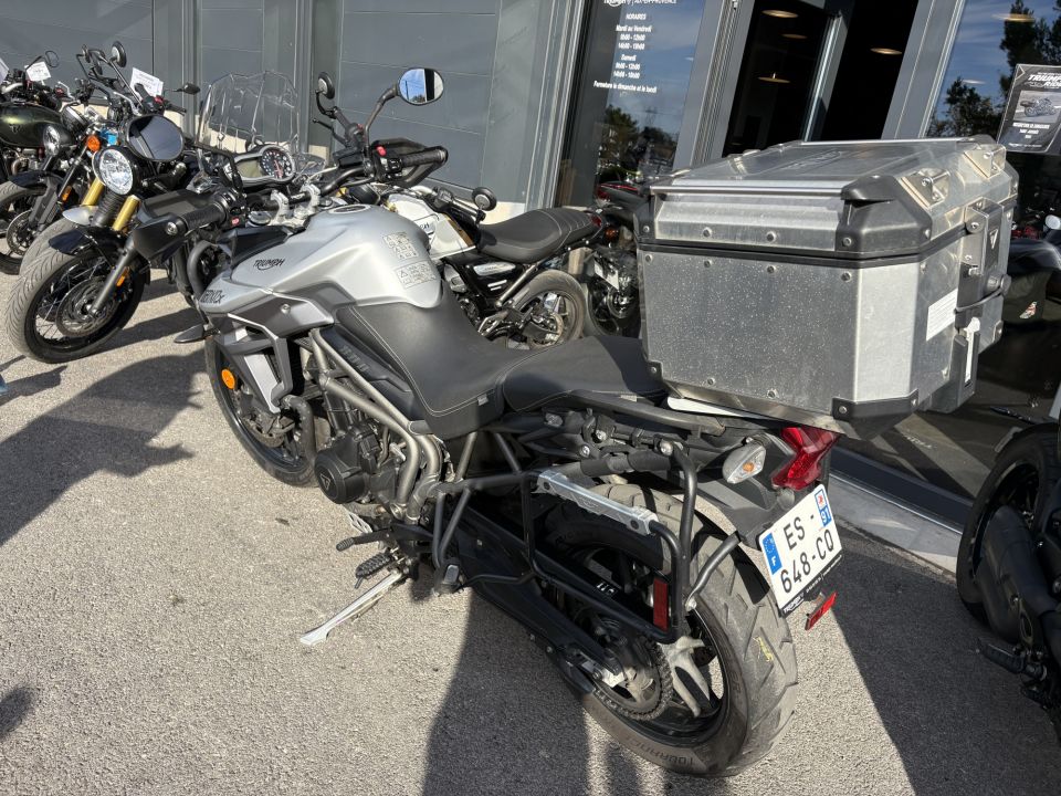 TRIUMPH TIGER 800 XRX LRH 4