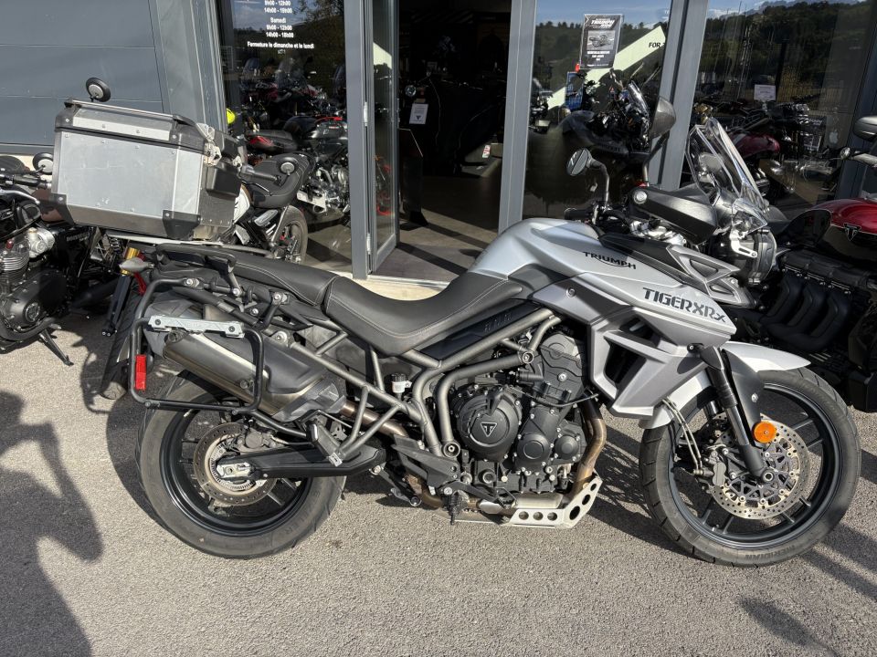 TRIUMPH TIGER 800 XRX LRH 4