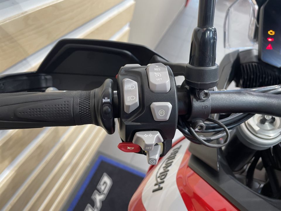 TRIUMPH Tiger 900 GT PRO 4