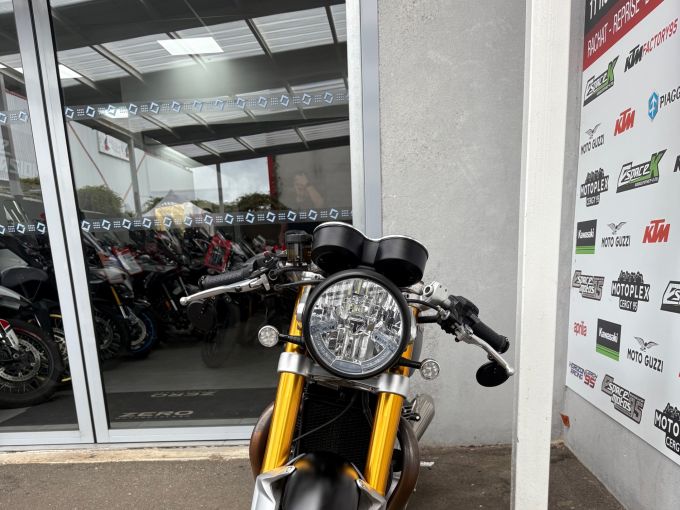 TRIUMPH THRUXTON 1200 R 4