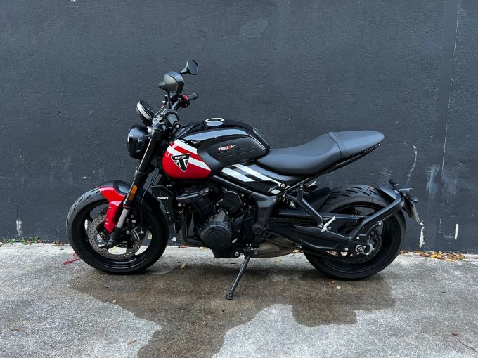 TRIUMPH TRIDENT 660 4