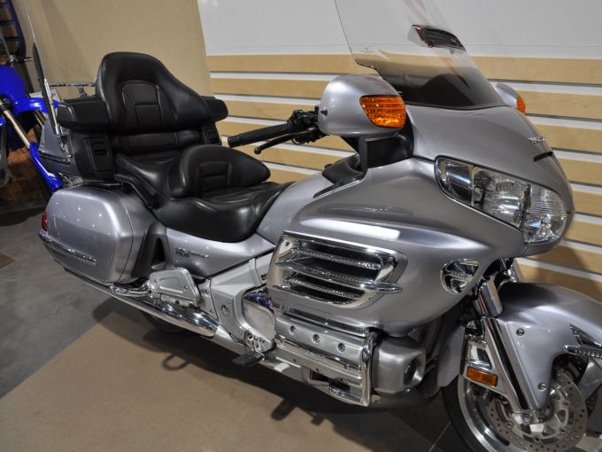 HONDA GL1800 GOLDWING 4