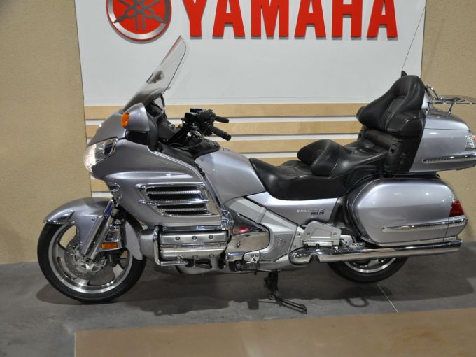 HONDA GL1800 GOLDWING 4