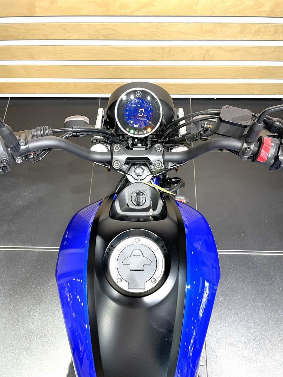 YAMAHA XSR 125 4