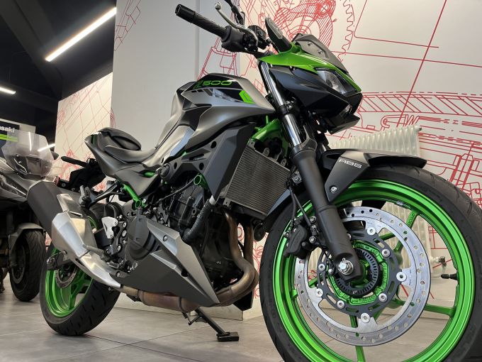 KAWASAKI Z 500 SE 4