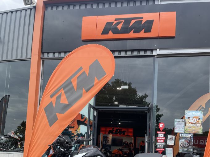 KTM 390 DUKE 4