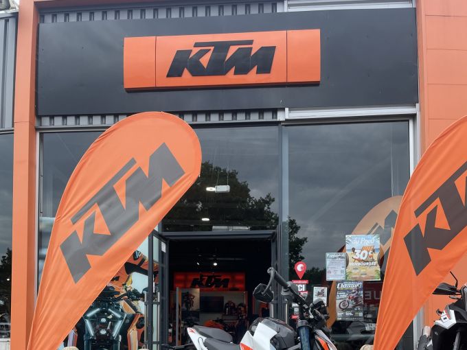 KTM 390 DUKE 4