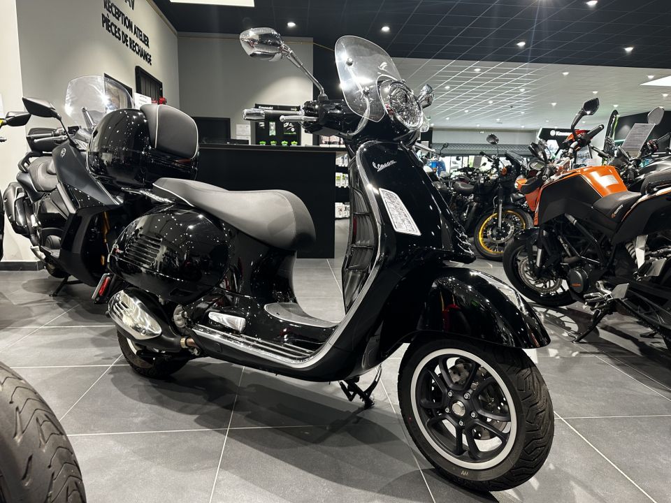 VESPA GTS 300 SUPER 4