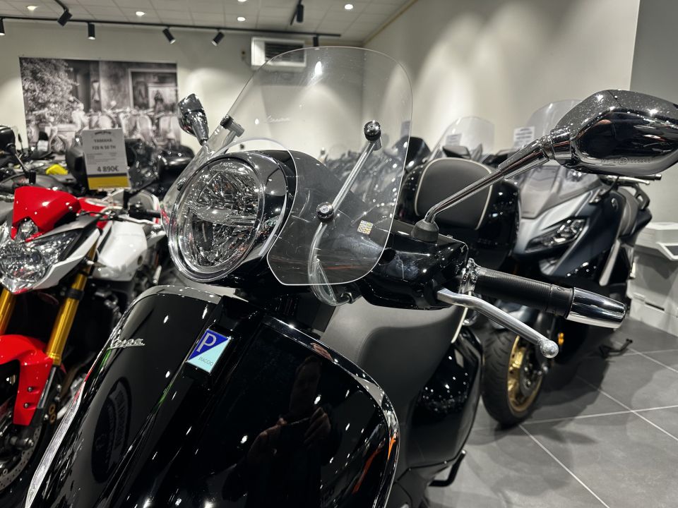 VESPA GTS 300 SUPER 4