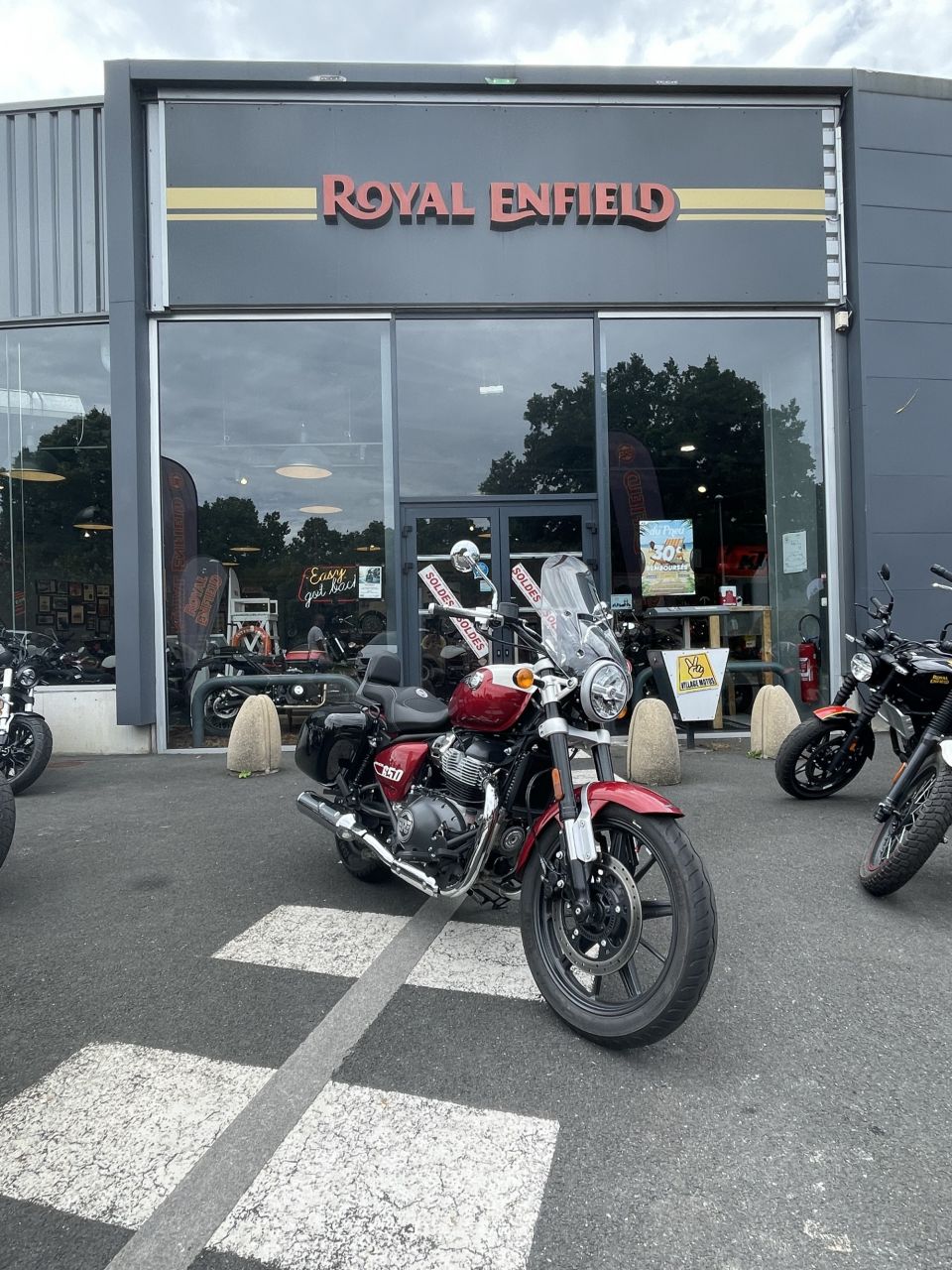 ROYAL ENFIELD AIGLON BICOLORE 4