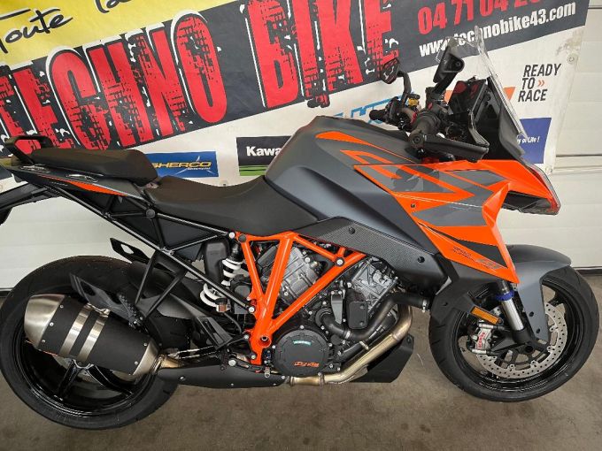 KTM 1290 SUPER DUKE GT 4