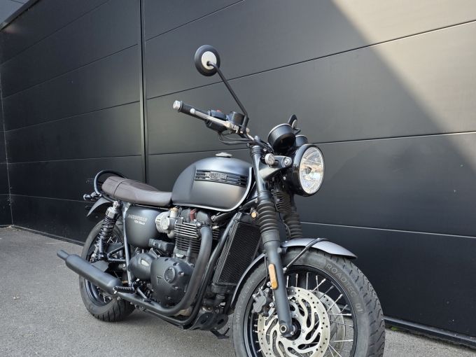 TRIUMPH Bonneville T120 Black 4
