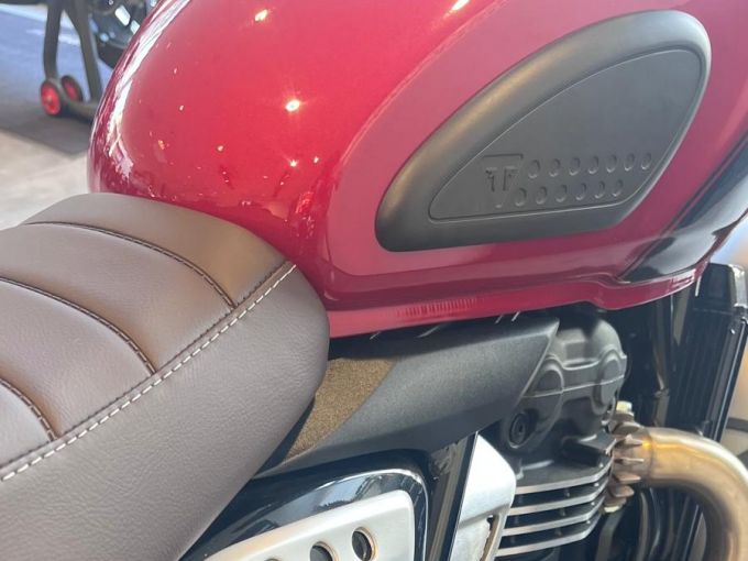 TRIUMPH Scrambler 400 X 4