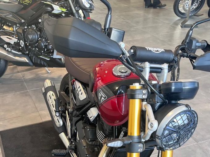 TRIUMPH Scrambler 400 X 4