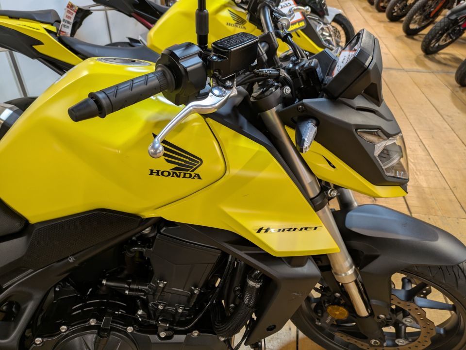 HONDA CB 750 HORNET 4