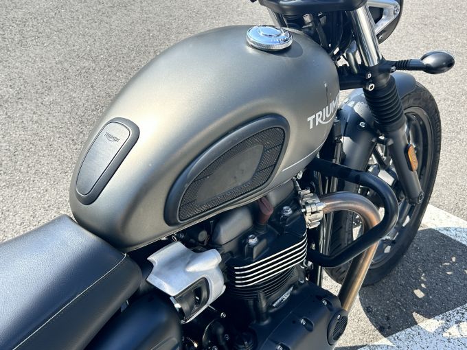 TRIUMPH STREET TWIN  900 4