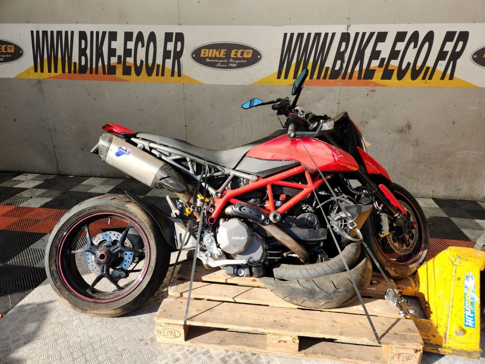 DUCATI HYPERMOTARD 4