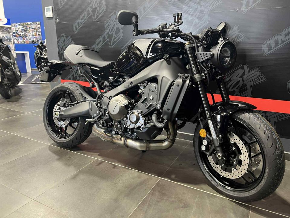 YAMAHA XSR 900 4