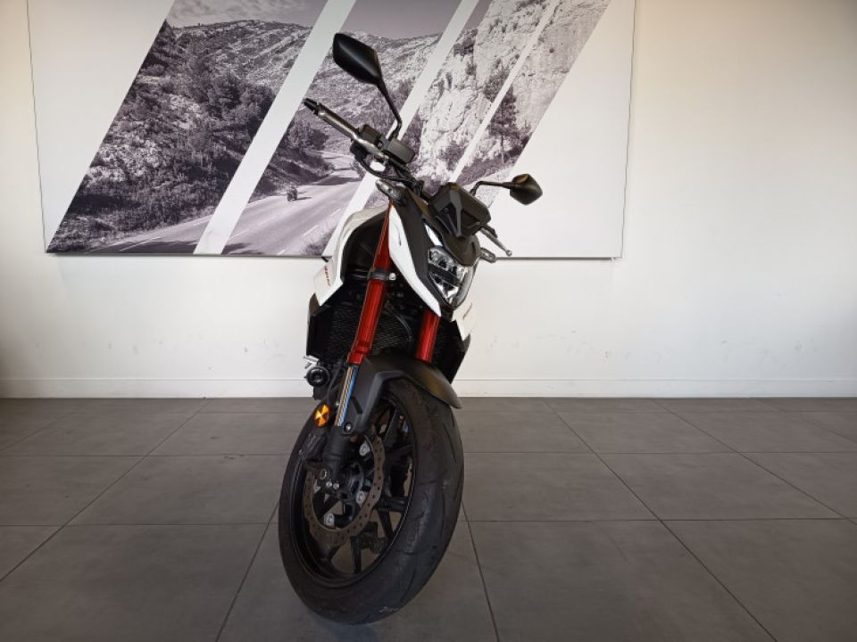 HONDA CB 750 HORNET 4