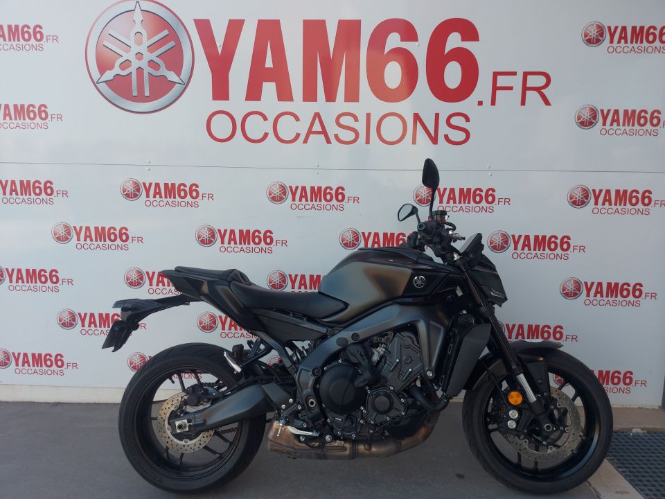 YAMAHA MT-09 4