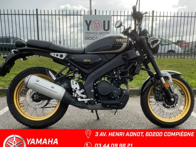 YAMAHA XSR 125 Legacy 4