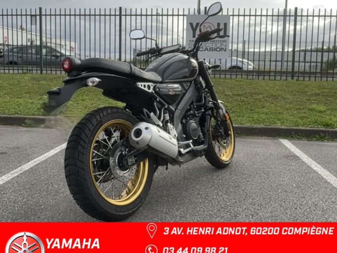 YAMAHA XSR 125 Legacy 4