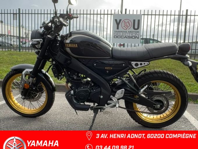 YAMAHA XSR 125 Legacy 4