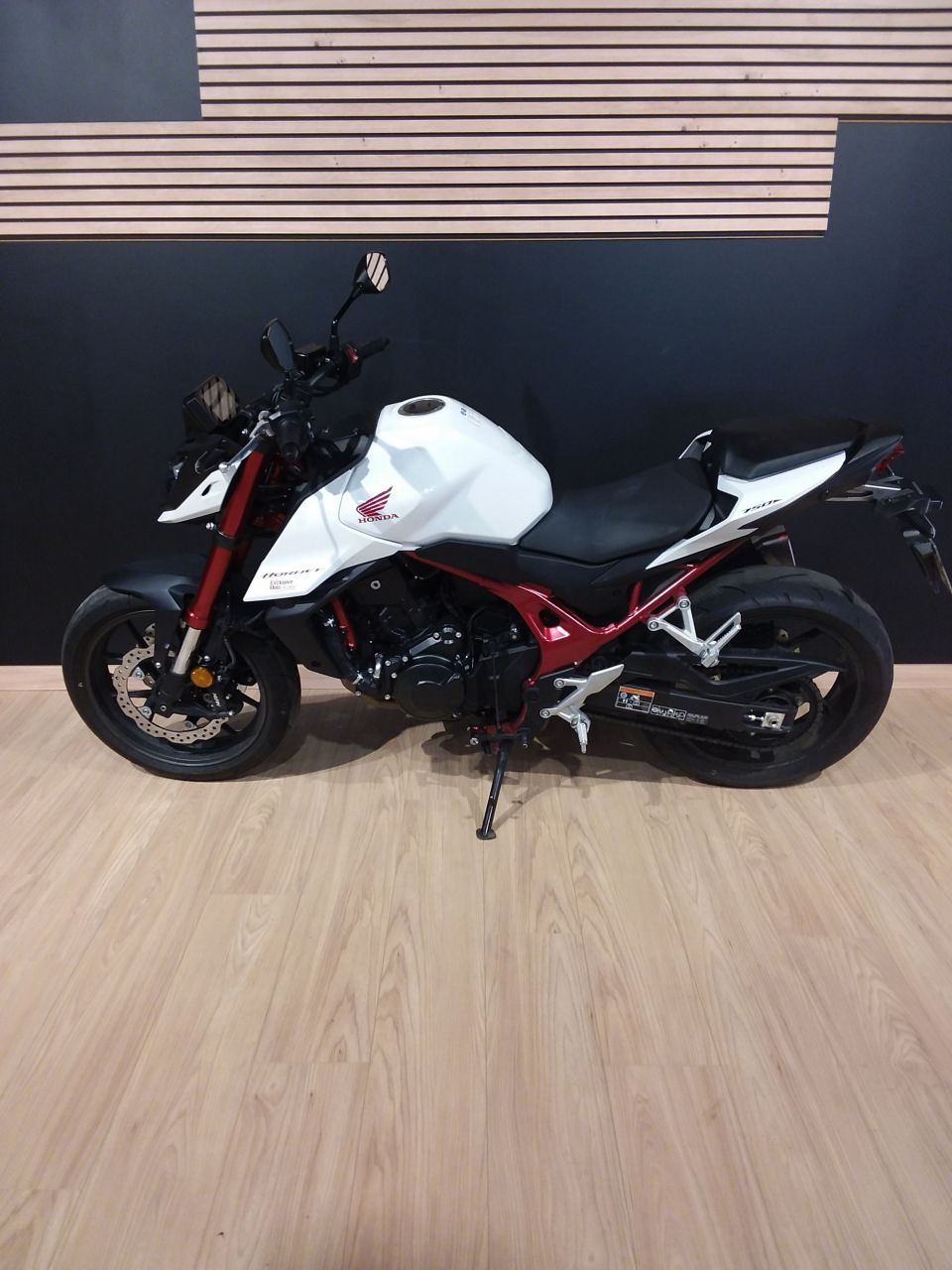 HONDA CB 750 HORNET 4