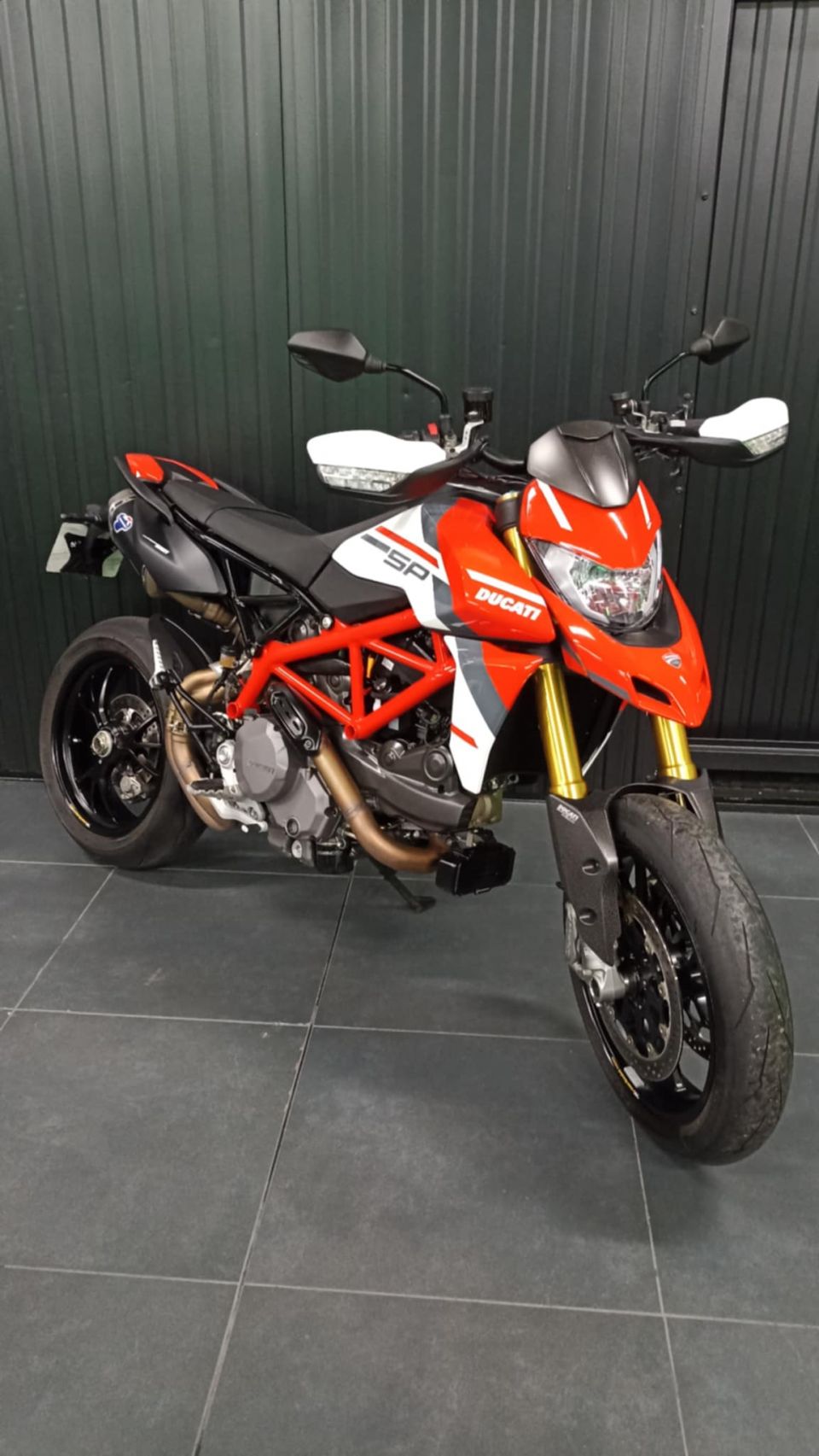 DUCATI HYPERMOTARD SP 4