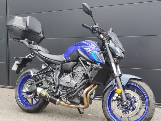 YAMAHA MT-07 4