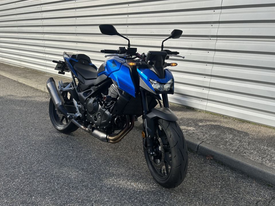 HONDA CB 750 HORNET 4