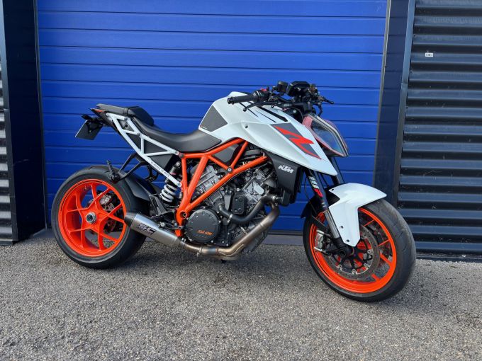 KTM 1290 SUPER DUKE R 4