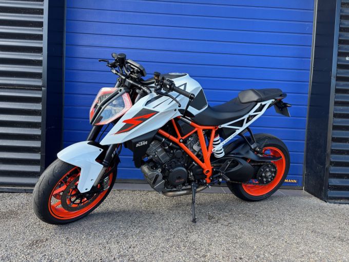 KTM 1290 SUPER DUKE R 4