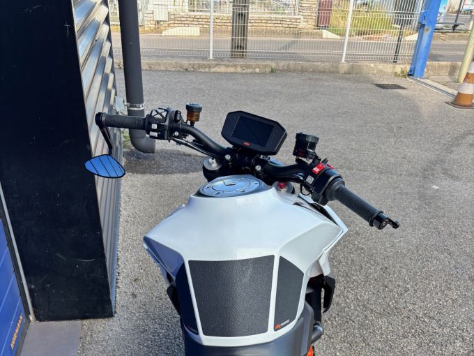 KTM 1290 SUPER DUKE R 4