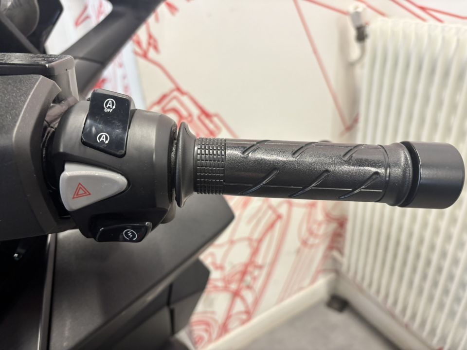 HONDA NSS FORZA 125 4