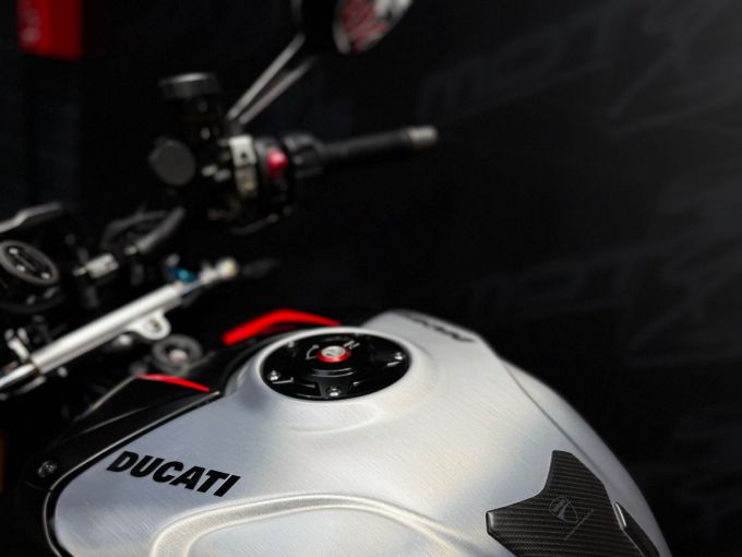DUCATI STREETFIGHTER V4 SP2 4