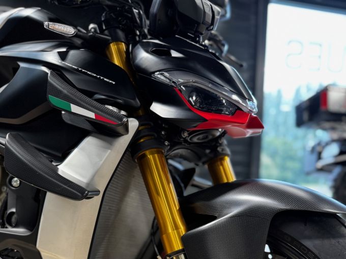 DUCATI STREETFIGHTER V4 SP2 4