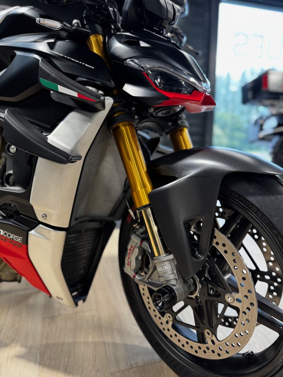 DUCATI STREETFIGHTER V4 SP2 4