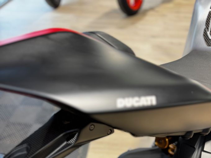 DUCATI STREETFIGHTER V4 SP2 4