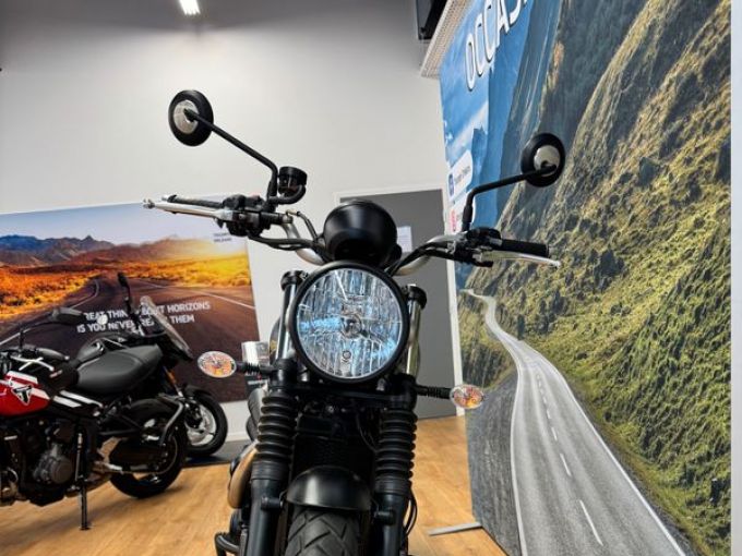 TRIUMPH STREET SCRAMBLER  900 4