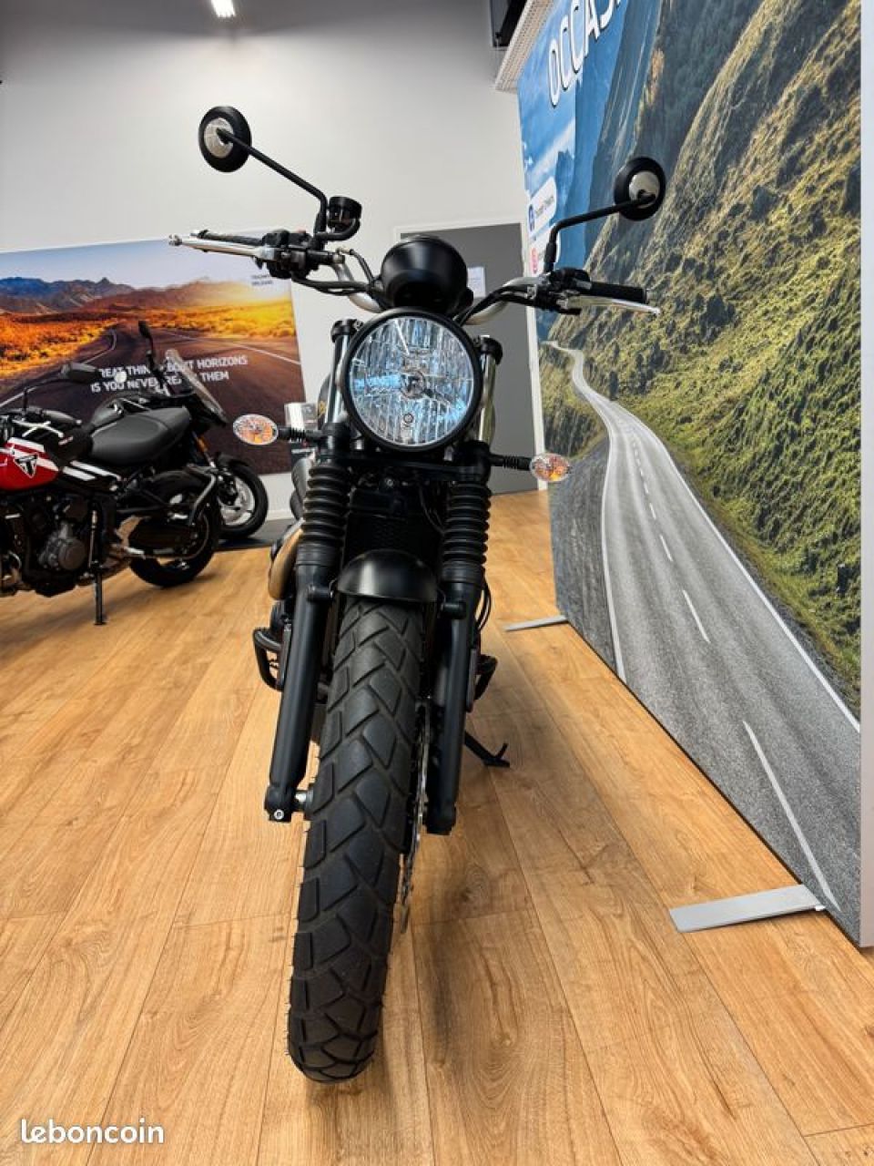 TRIUMPH STREET SCRAMBLER  900 4