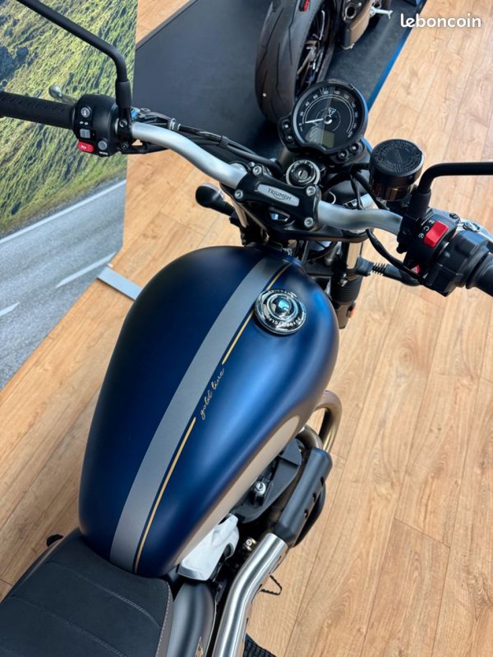 TRIUMPH STREET SCRAMBLER  900 4