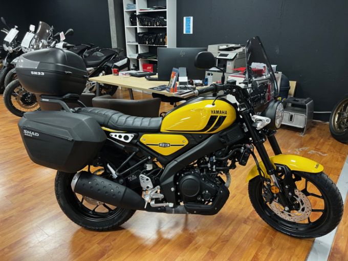 YAMAHA XSR 125 4