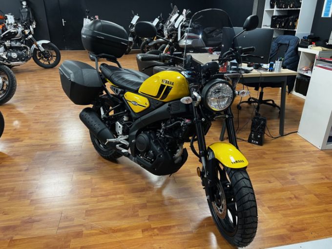 YAMAHA XSR 125 4