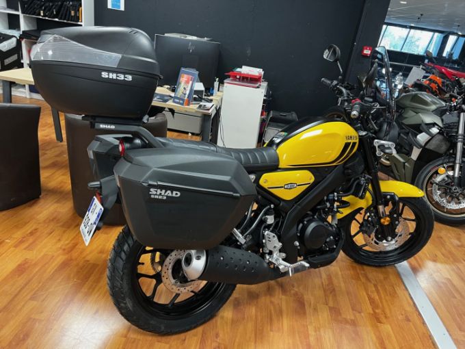 YAMAHA XSR 125 4