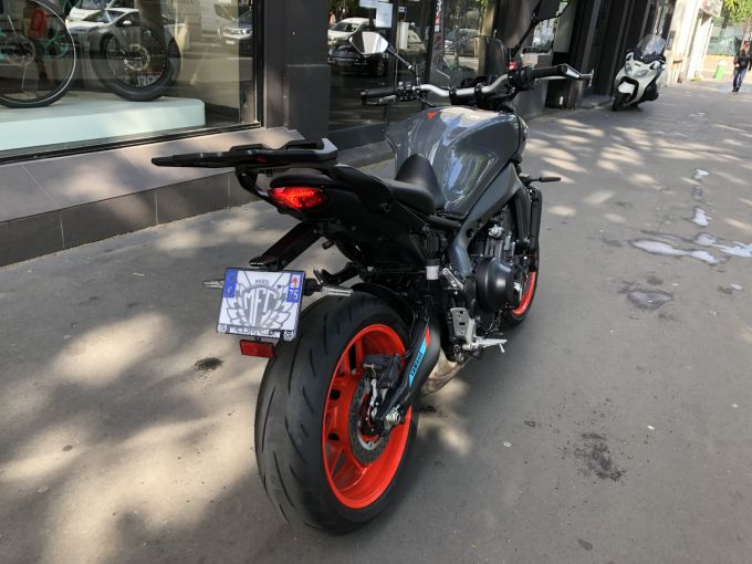 YAMAHA MT-09 4