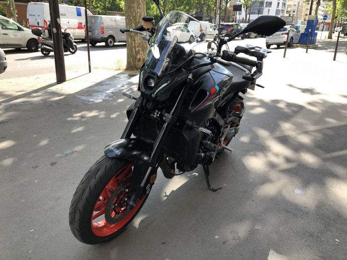 YAMAHA MT-09 4