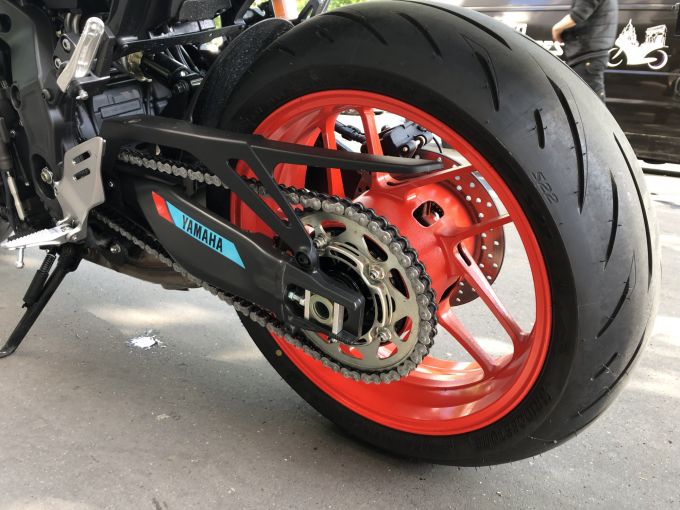 YAMAHA MT-09 4