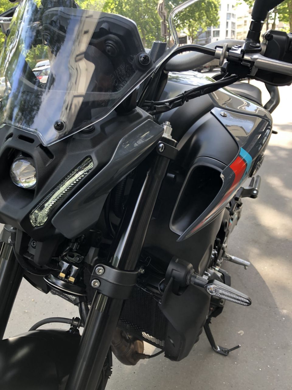 YAMAHA MT-09 4